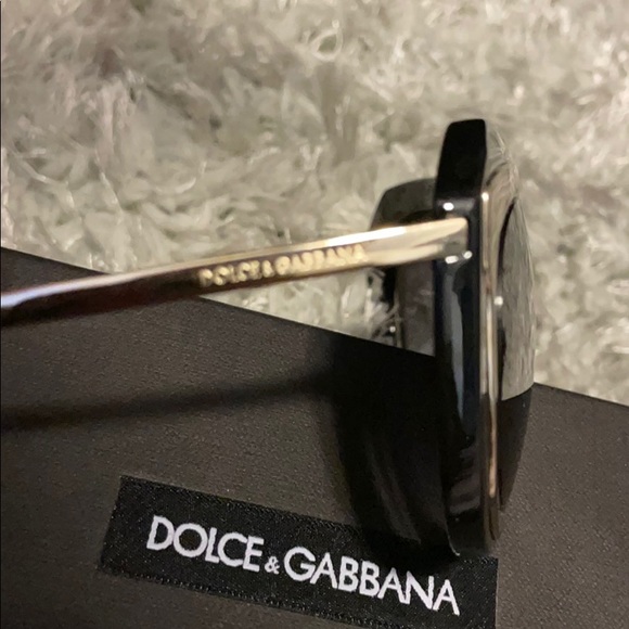 Sunglasses - Picture 3 of 4